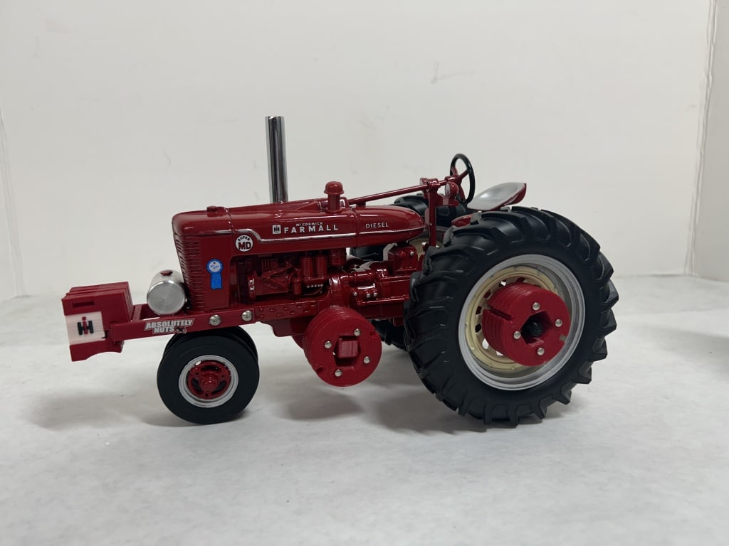 1/16 ABSOLUTELY NUTS PULLING TRACTOR - 2