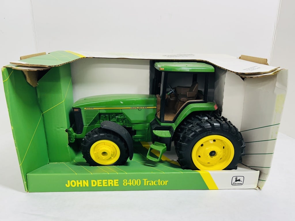 ERTL 1/16 JD 8400 WF (1 of 7)