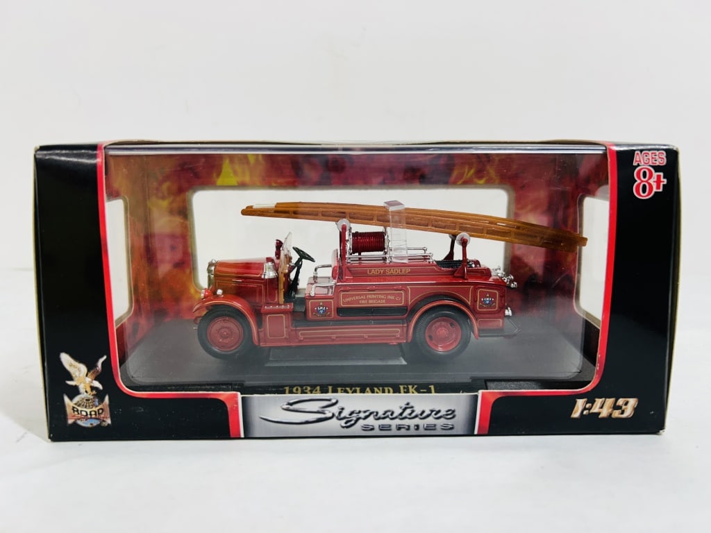 SIGNATURE SERIES 1934 LAYLAND FK-1 1/43: DIECAST, LADY SADLEP FIRE BRIGADE