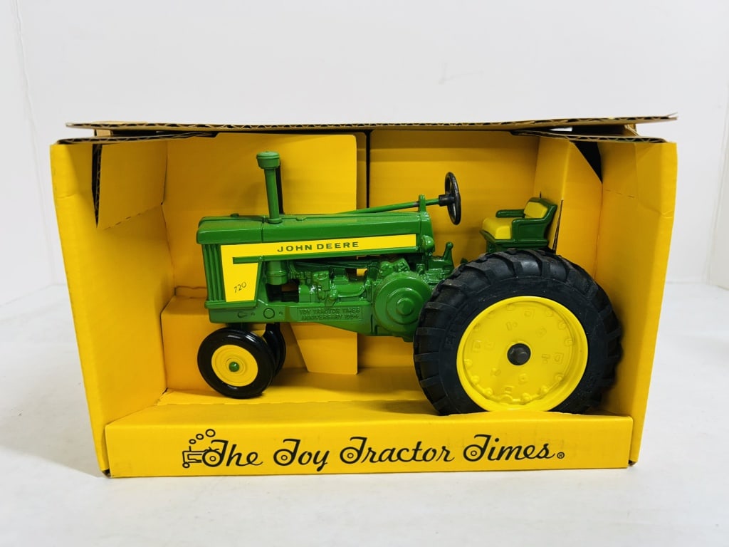 ERTL 1/16 JD 720 THE TOY TIMES TRACTOR (1 of 9)
