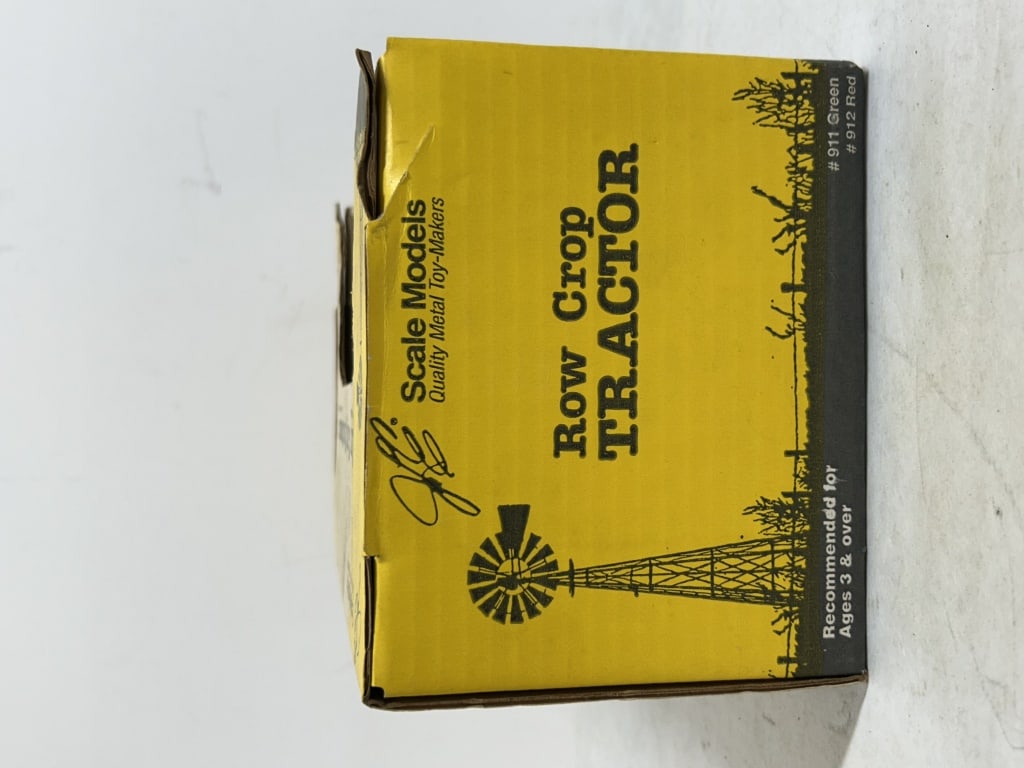 SCALE MODEL ROW CROP TRACTOR - 7