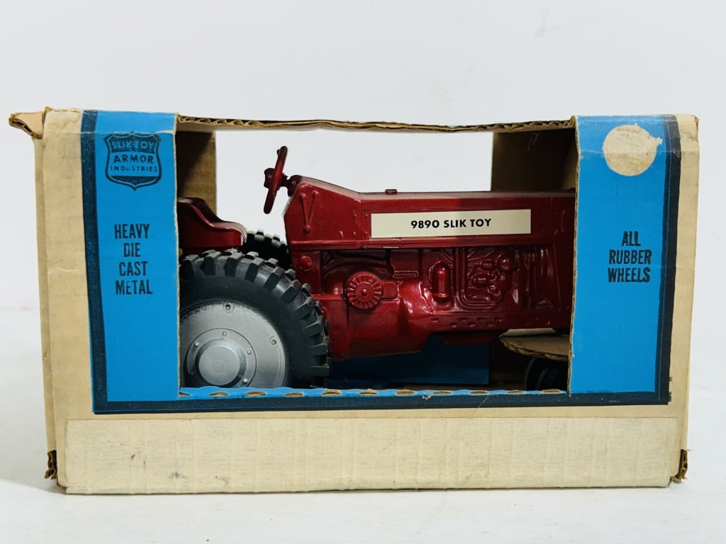 EARLY 9890 SILK TOY TRACTOR NF: SOLID CAST ALUMINUM CONSTRUCTION 9890 SILK TOY NIB