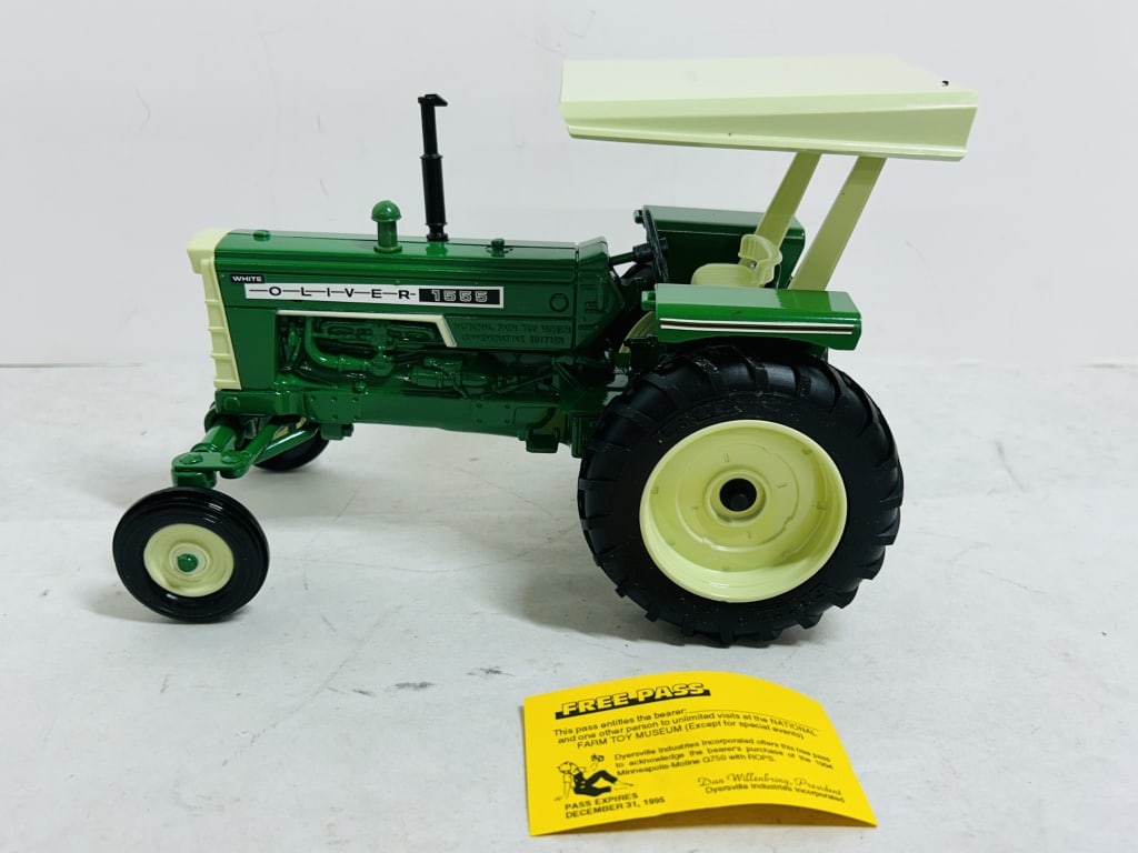 ERTL1994 OLIVER 1555 COMMEMORATIVE EDITION: 1/16 SCALE 4 OF 11 IN SERIES 1994 COMMEMORATIVE EDITION OLIVER 1555 WF W/ CANOPY NIB STOCK #2764 iTEM #2734