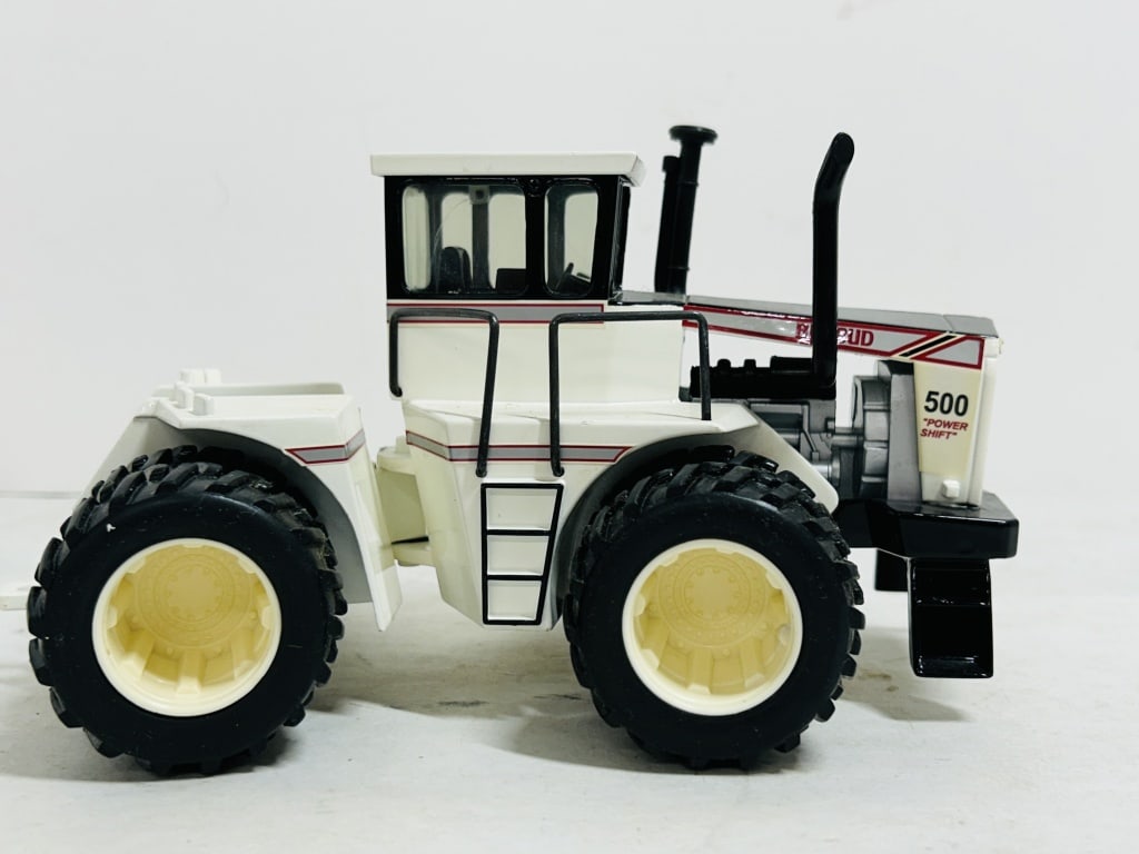 ERTL BIG BUD 500 POWER SHIFT TRACTOR: 1/32 SCALE BIG BUD DIE CAST MODEL 500 WITH 8 WHEELS NIB #1747Q