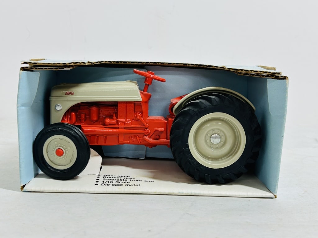 1985 ERTL FORD 8N TRACTOR WF: 1/16 SCALE DIE CAST METAL NIB
