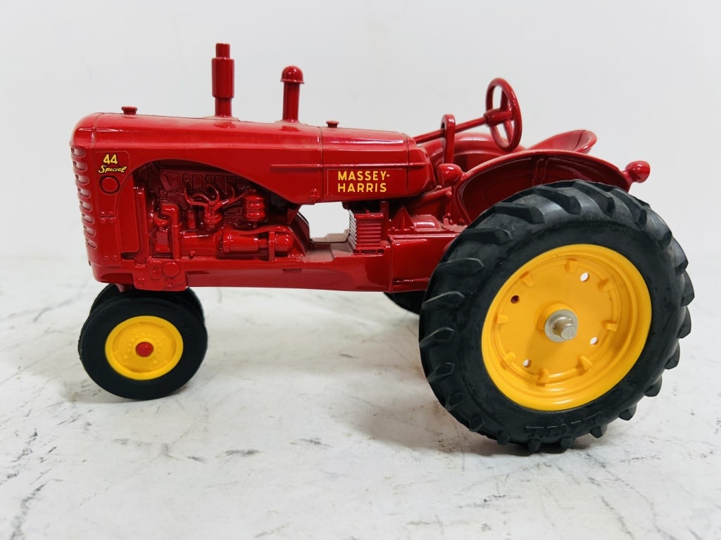 MASSEY-HARRIS 44 SPECIAL (1 of 5)