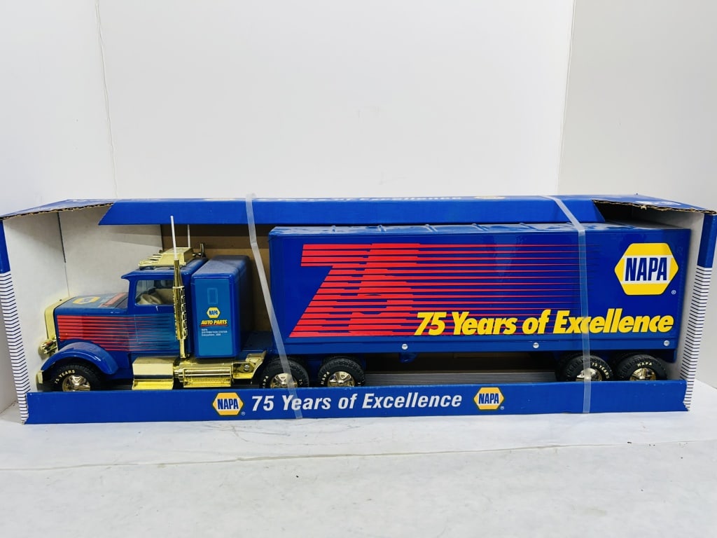 NAPA METAL TOY SEMI TRUCK (1 of 5)
