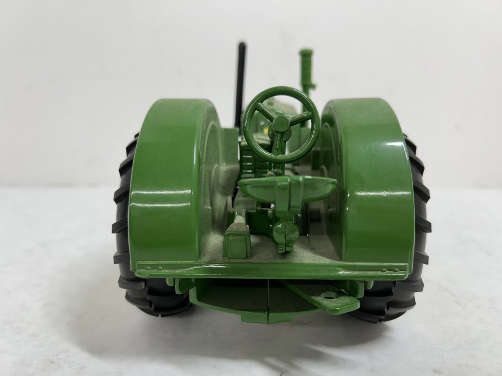 JOHN DEER MODEL D - 2