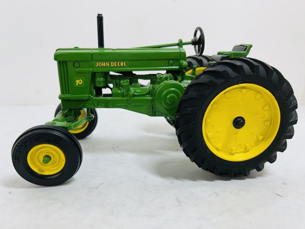 1991 SPECIAL EDITION ERTL JOHN DEER 70: STOCK# 2621