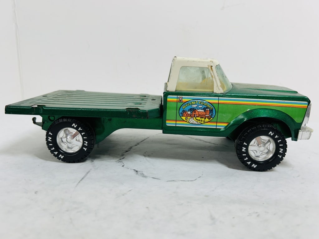 NYLINT VYLIVT TRUCK (1 of 6)