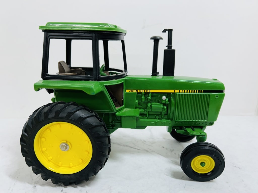 ERTL JOHN DEERE 1/16: STOCK #1544