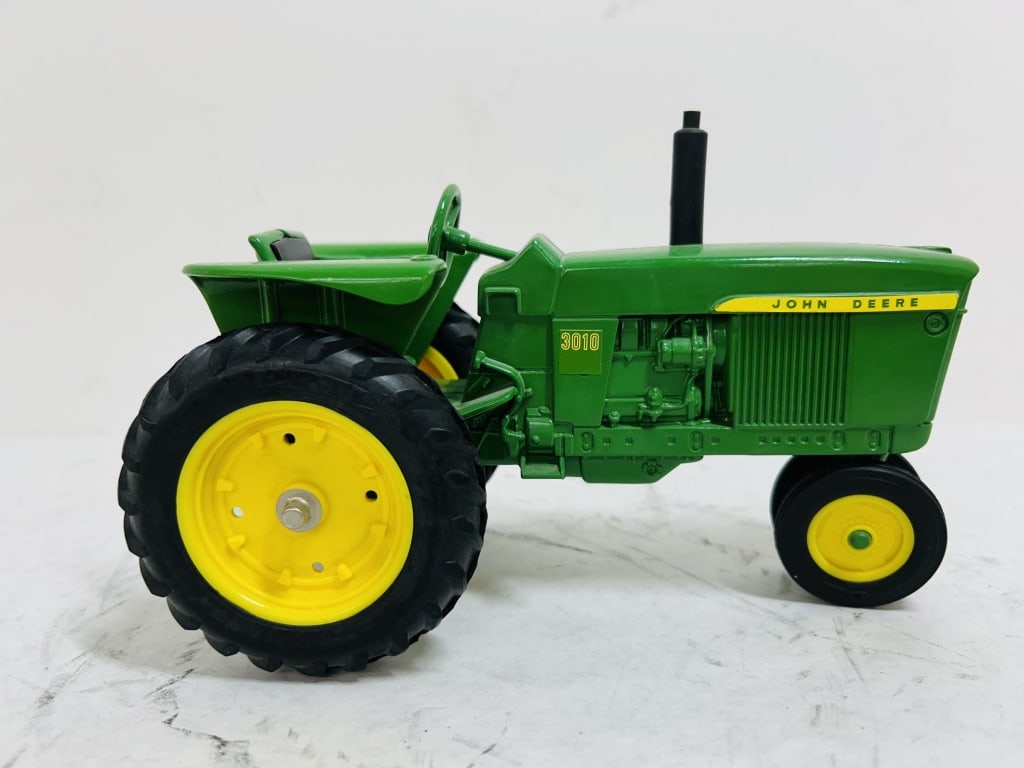 ERTL JOHN DEERE 3010: STOCK# 2896