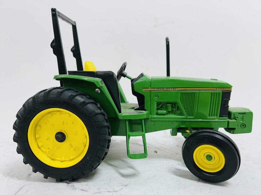JOHN DEERE 6400 WITH ROLL BAR (1 of 5)