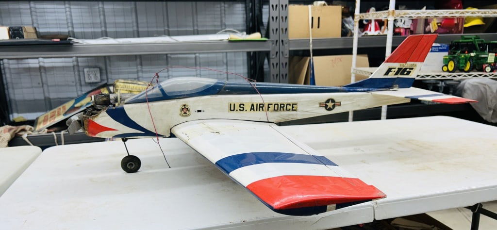 USA AIRFORCE MODEL AIRPLACE GAS MOTOR: SIG COBRA F-16