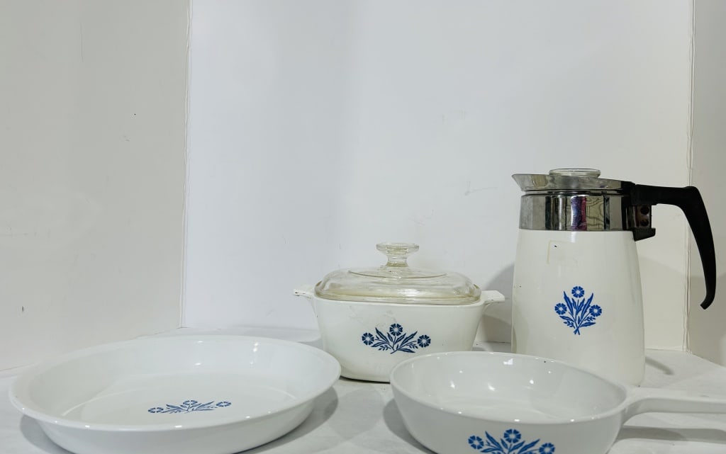 VINTAGE CORNING WARE (1 of 8)