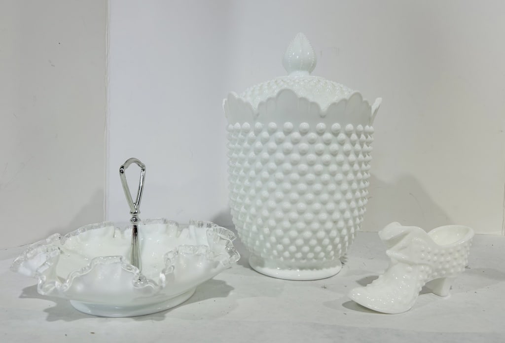 VINTAGE HOBNAIL COOKIE JAR (1 of 8)