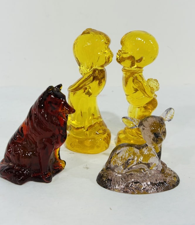 FENTON KISSING BOY AND GIRL FIGURINES AMBER YELLOW (1 of 8)