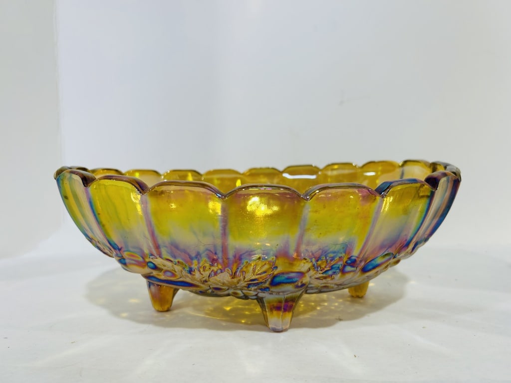 VINTAGE INDIANA GLASS HARVEST GRAPE FOOTED BOWL (1 of 3)