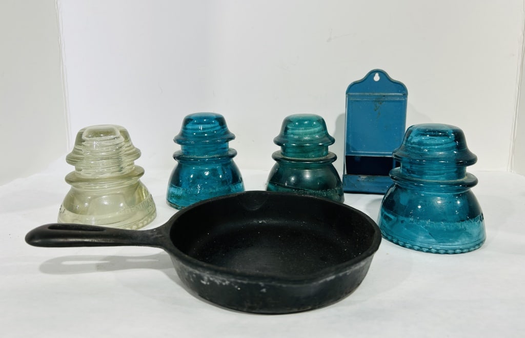 VINTAGE CAST IRON SKILLET (1 of 5)