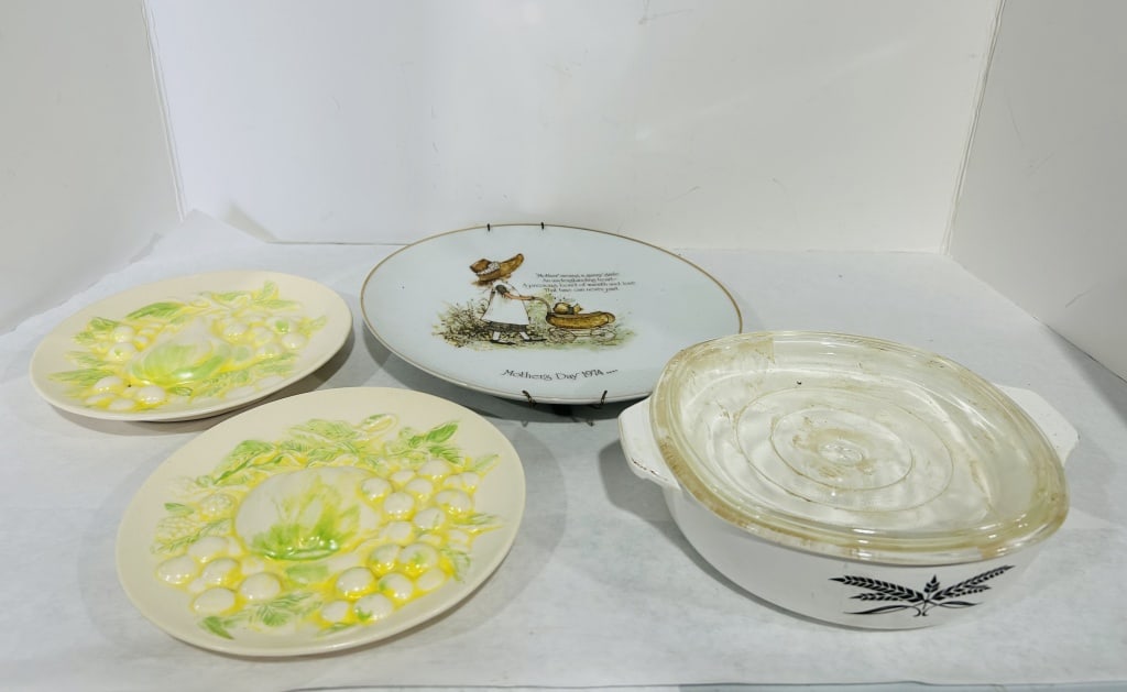 VINTAGE MOTHER'S DAY DECORATIVE PLATE (1 of 4)