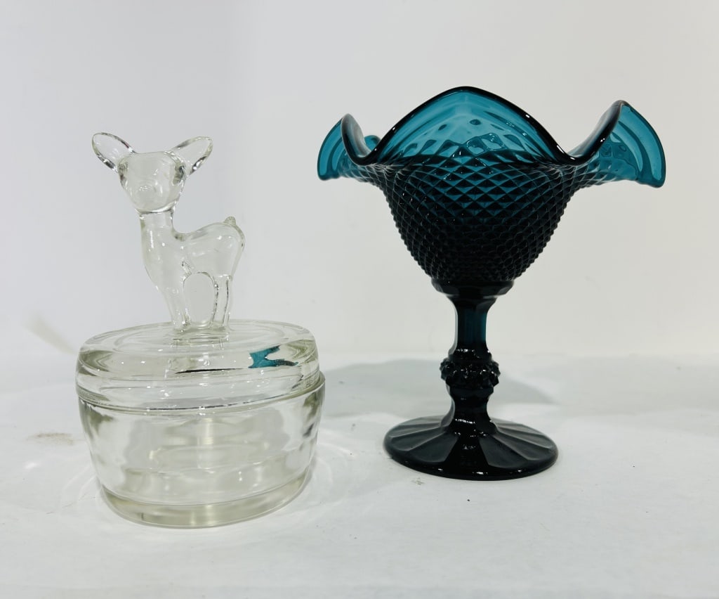 DIAMOND POINT GLASS PEDESTAL DISH (1 of 5)