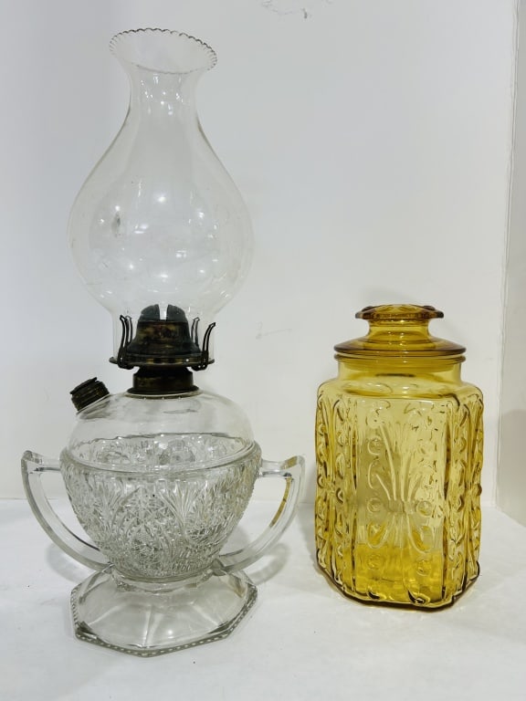VINTAGE EAPG OIL LAMP (1 of 5)