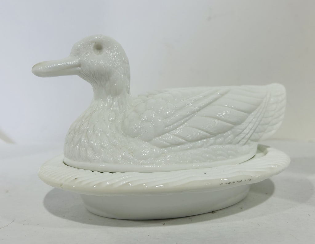 MILK GLASS DUCK ON A NEST (1 of 4)