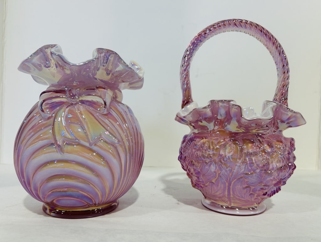 FENTON PINK DUSTY ROSE POPPY RUFFLED EDGE VASE (1 of 4)