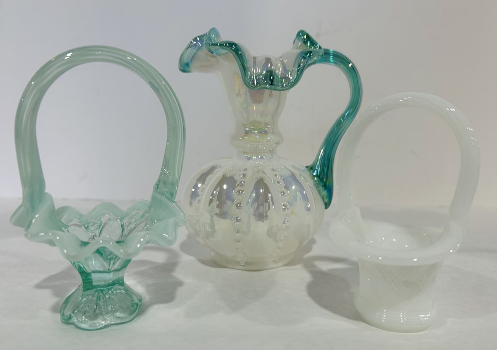 FENTON SEA MIST GREEN BASKET W/RUFFLED EDGE (1 of 10)