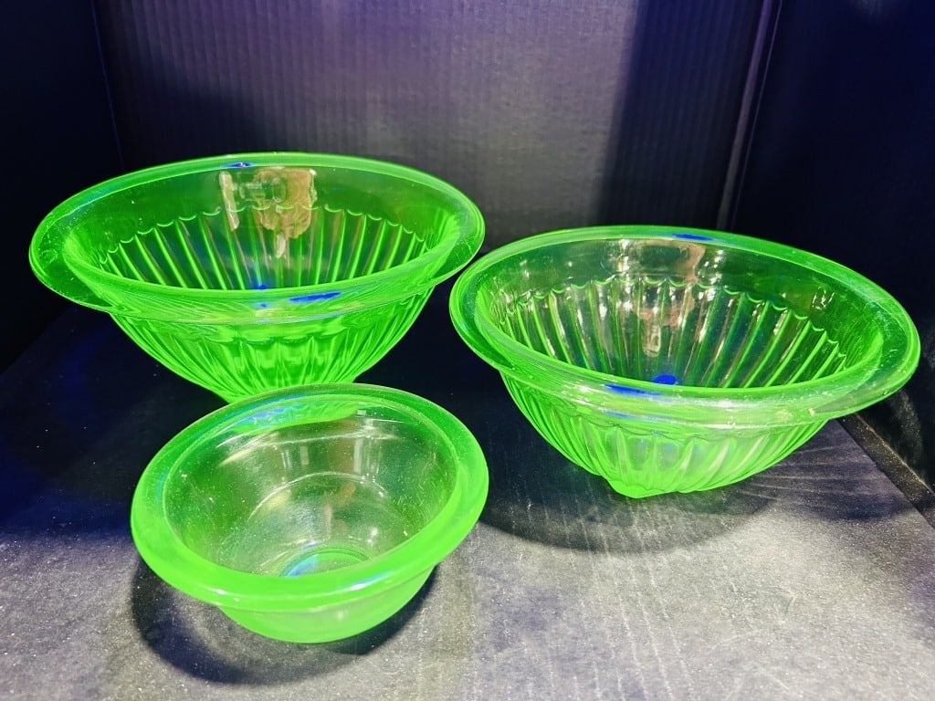 URANIUM MIXING BOWLS: ALL ONE MONEY