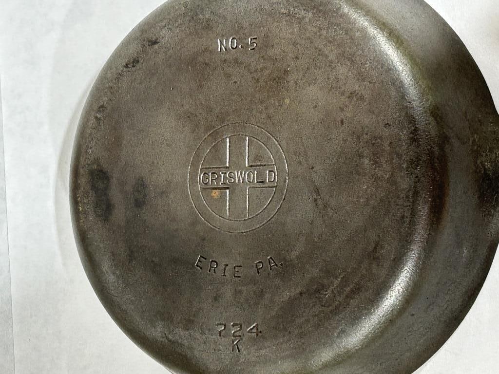 GRISWOLD NO 5 CAST IRON SKILLET: .