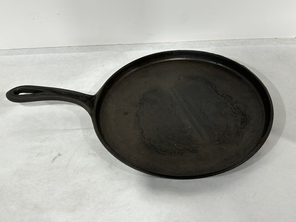 GATEMARK CAST IRON GRIDDLE: .