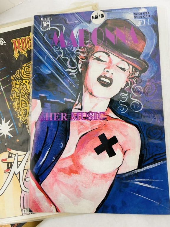 VINTAGE COMIC BOOK LOT: .