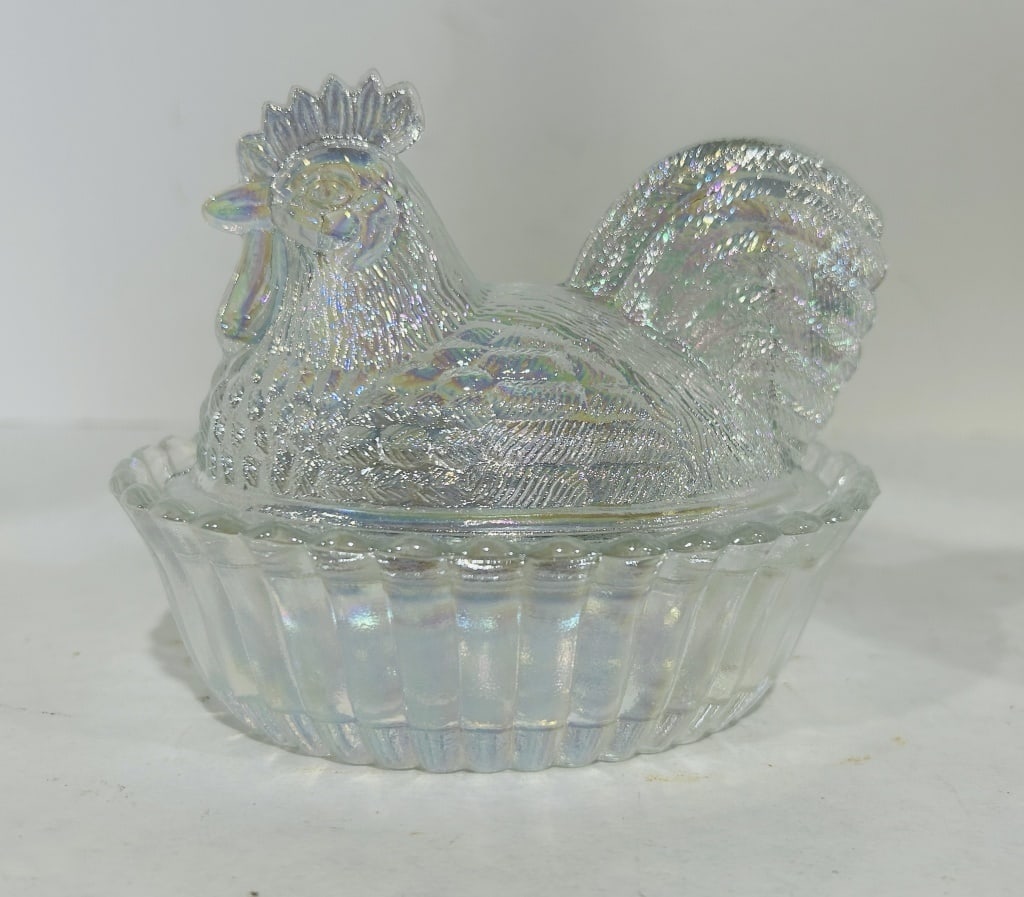 CRYSTAL CARNIVAL GLASS ROOSTER ON A BASKET (1 of 4)