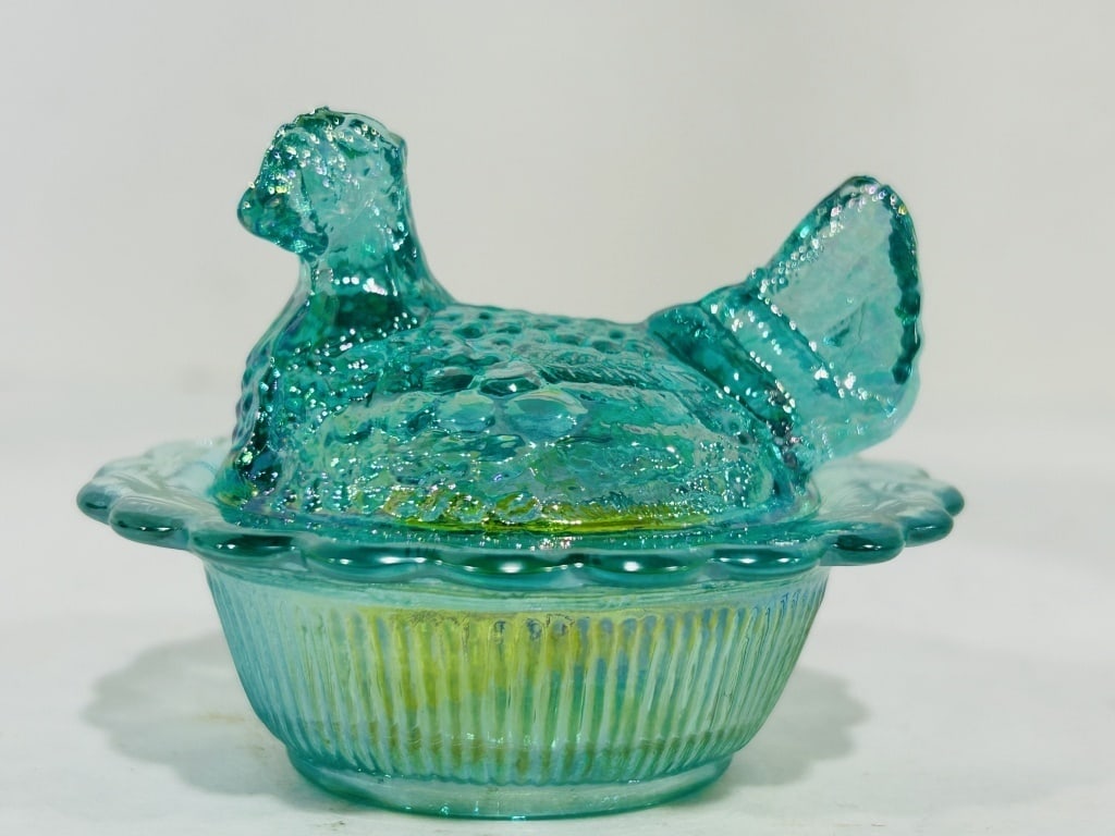 MINI MOSSER CARNIVAL HEN ON NEST (1 of 6)