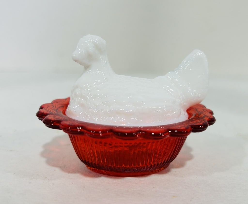 MINI MOSSER RED AND MILK GLASS HEN ON NEST (1 of 5)