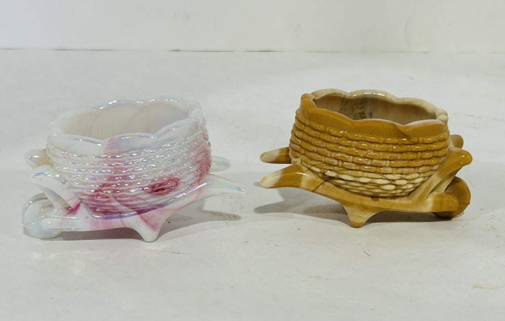 CARNIVAL PINK SWIRL WHEEL BARREL TOOTHPICK HOLDER (1 of 9)