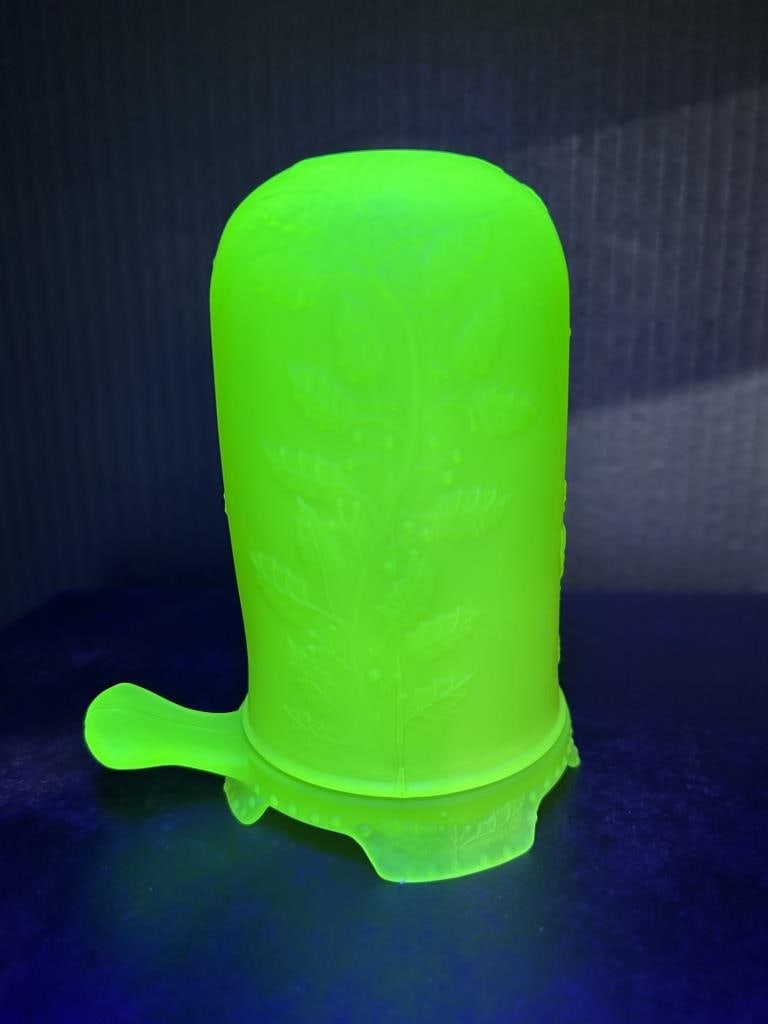 VINTAGE YELLOW FAIRY LAMP URANIUM: .