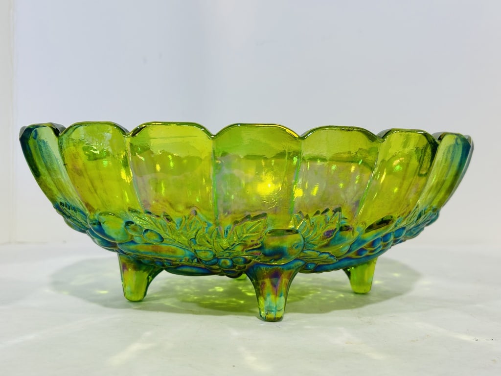 INDIANA GREEN CARNIVAL GLASS FOOTED FRUIT BOWL (1 of 6)