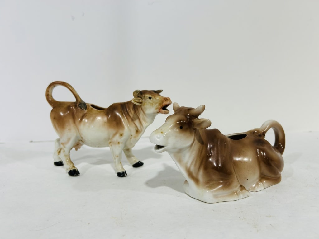 CERAMIC COW CREAMERS: .