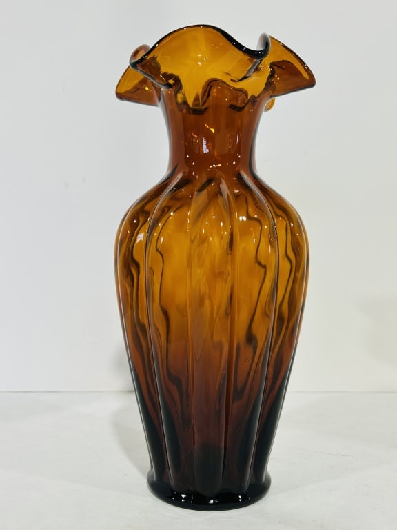VINTAGE AMBER GLASS VASE: .