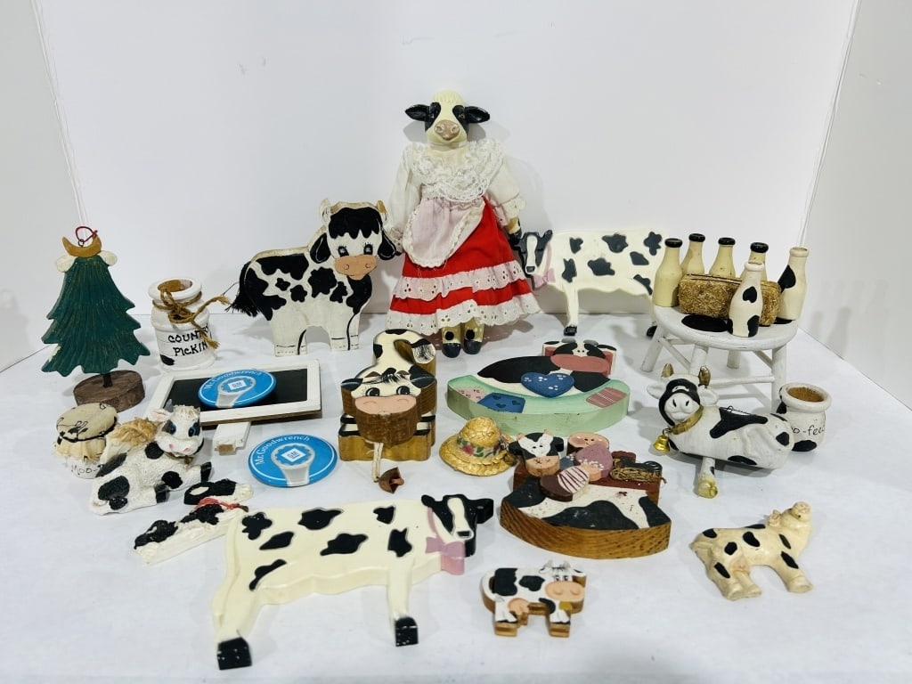 LOADED LOT OF HOLSTEIN DECORATIONS: .