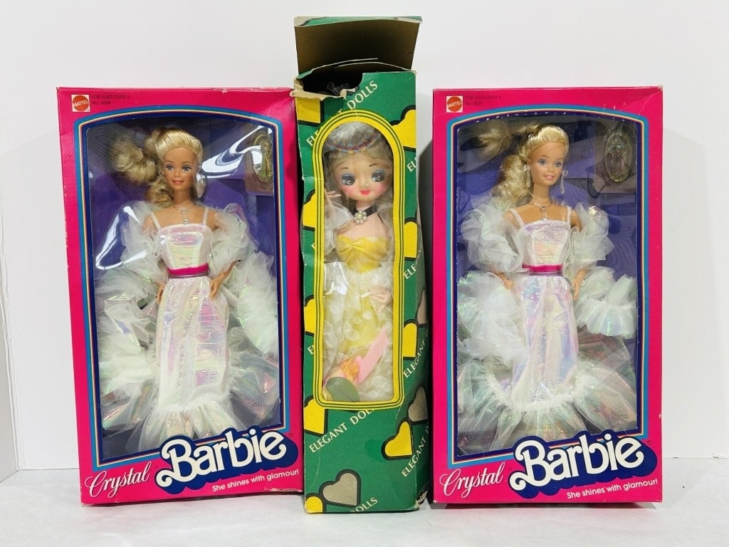 VINTAGE BARBIES (1 of 4)