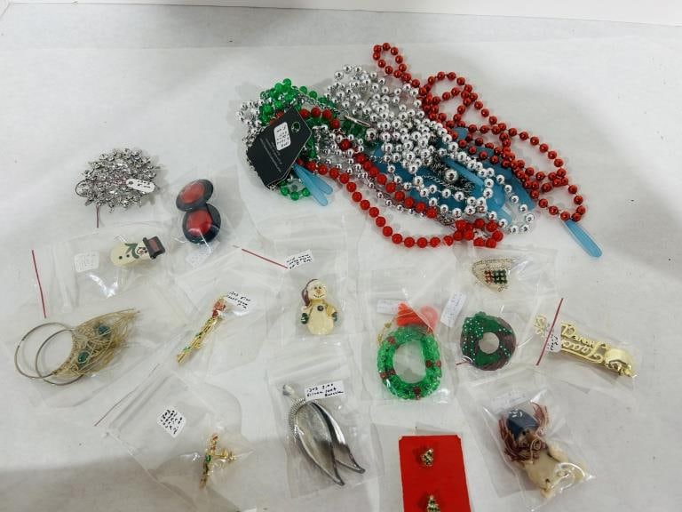 LOADED LOT OF CHRISTMAS PINS AND EARRINGS: .