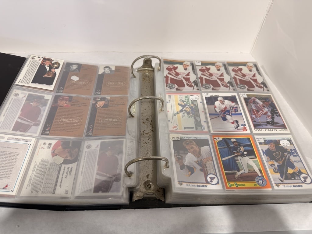 LARGE BINDER OF 1990S HOCKEY CARDS (1 of 9)