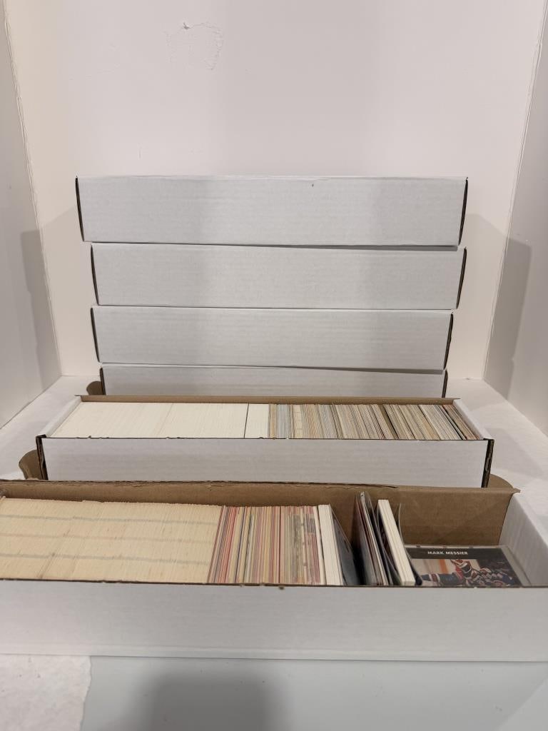 6 BOXES 1990S HOCKEY SPORTS CARDS (1 of 2)