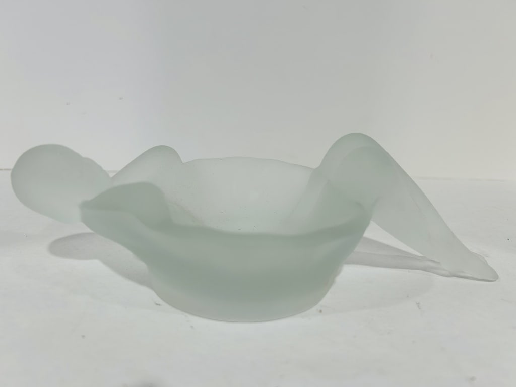 MOSSER CLEAR SATIN BATHING BEAUTY SOAP DISH (1 of 4)