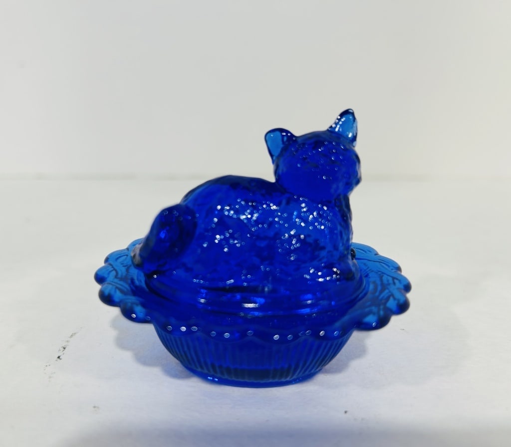 MOSSER MINI COBALT BLUE KITTEN ON NEST: LIMITED EDITION