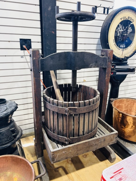 LARGE WOODEN WINE PRESS (1 of 3)