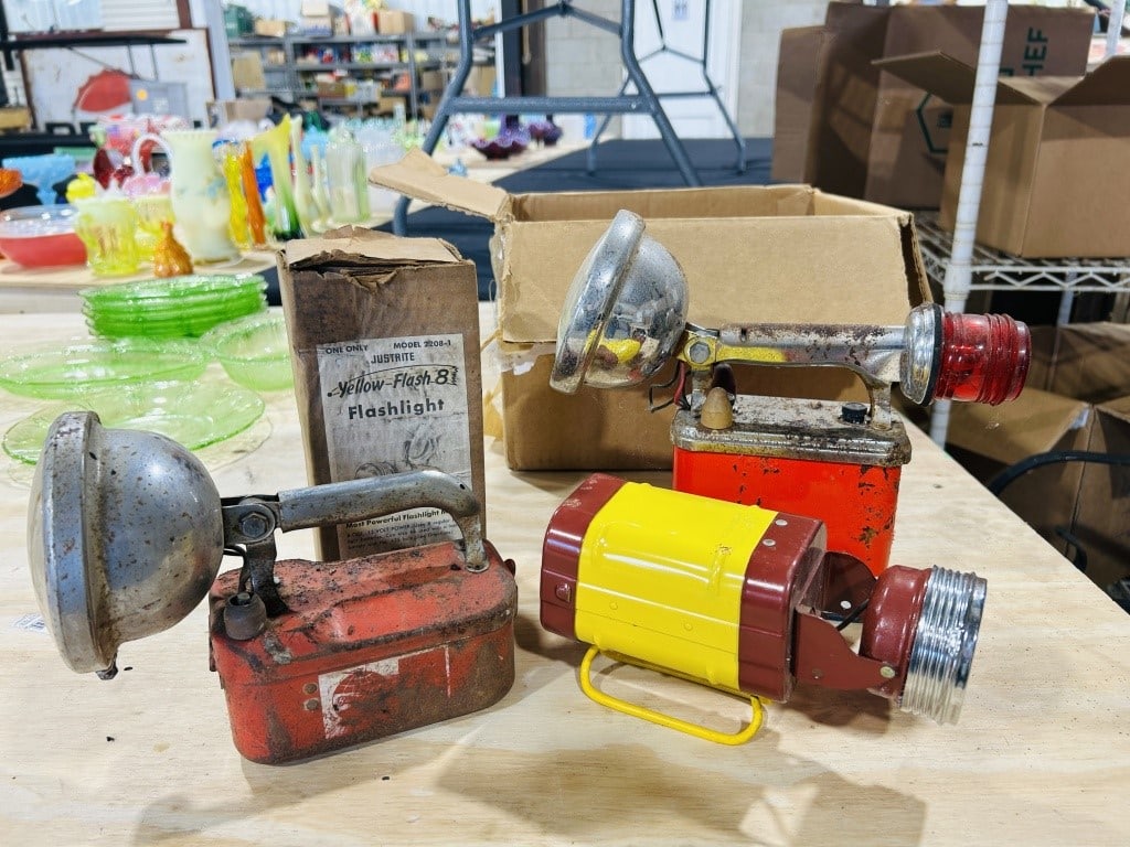 ANTIQUE FLASHLIGHTS (4) (1 of 4)